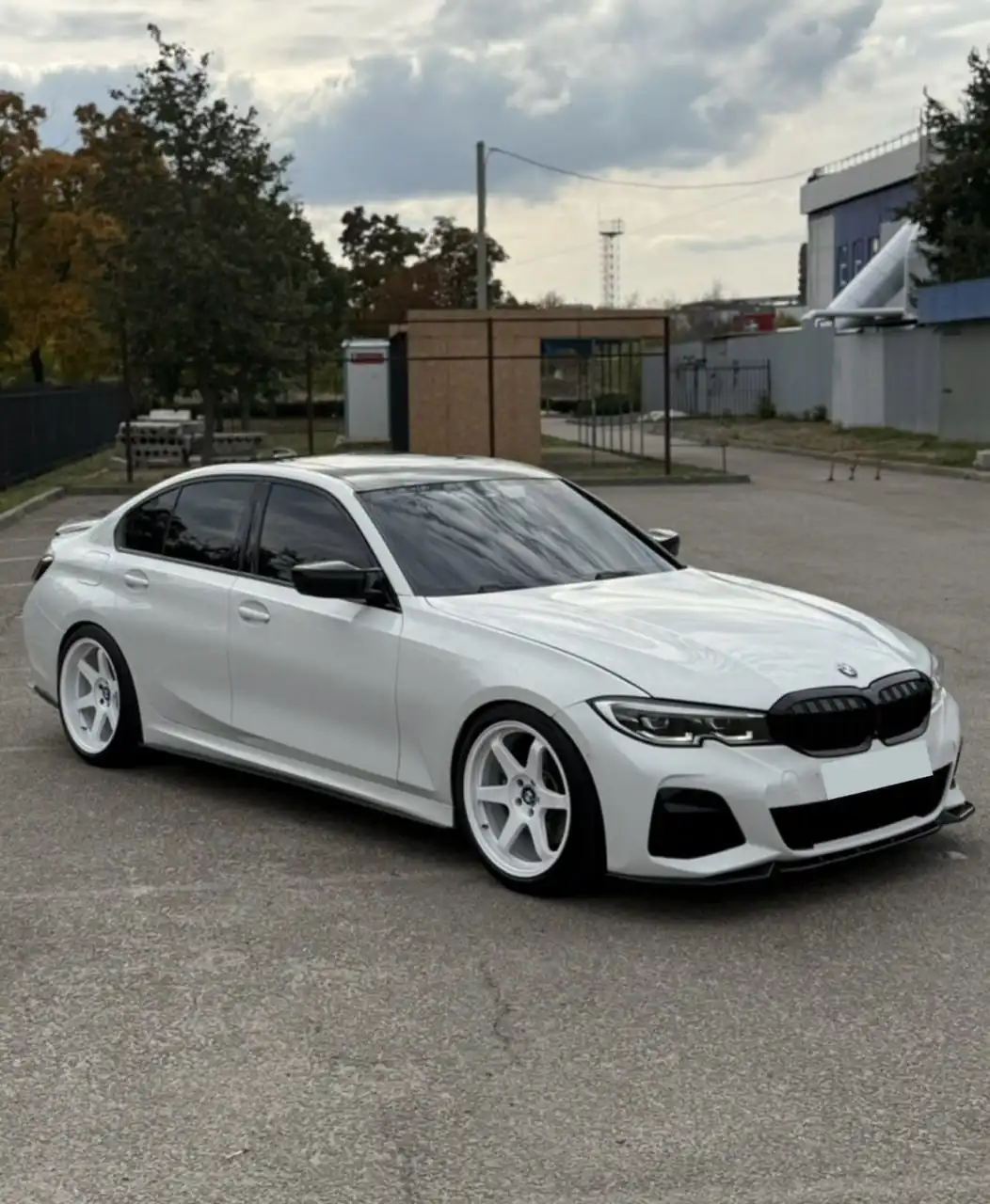BMW 3 Series 2020 G20 белый с полным приводом