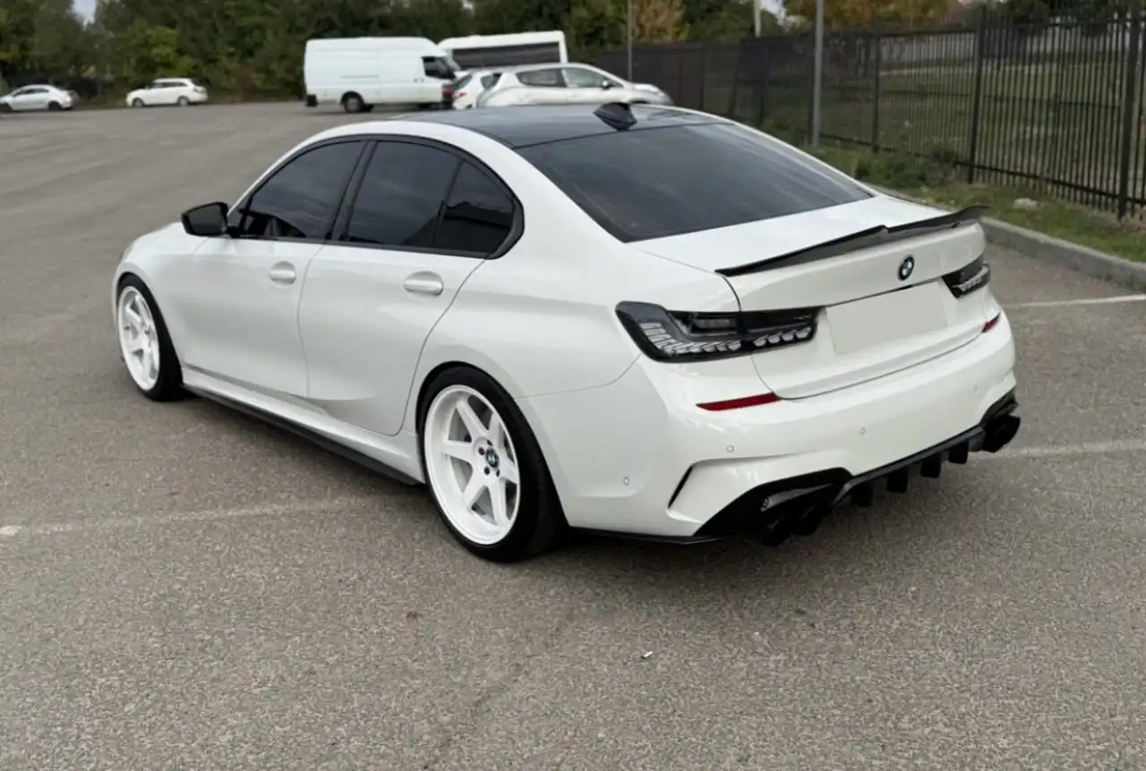 BMW 3 Series 2020 G20 белый с полным приводом