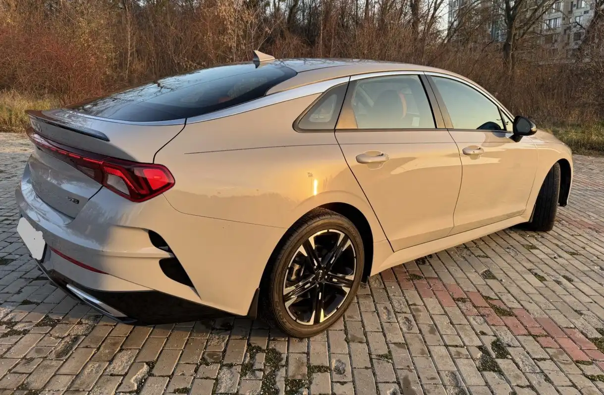 KIA K5 2020 года