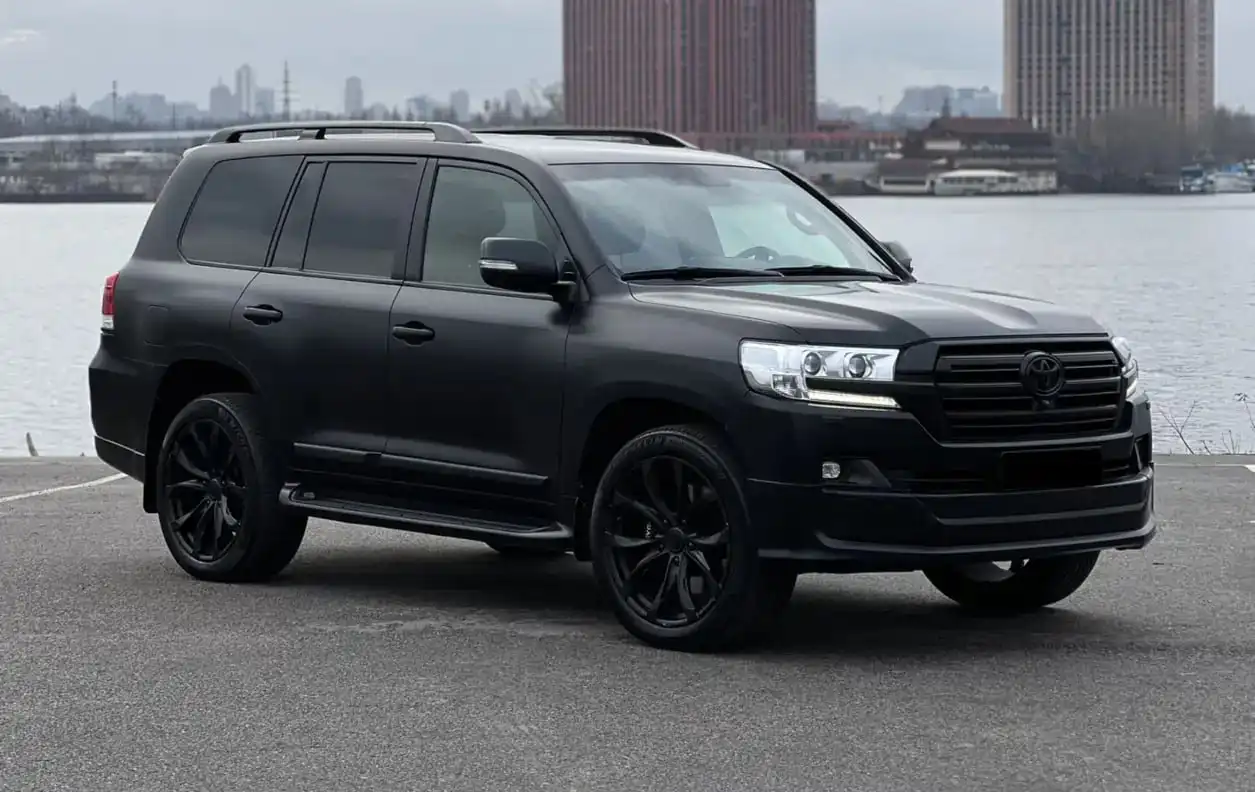 Toyota Land Cruiser 200 2020 года - Авто в Махачкала