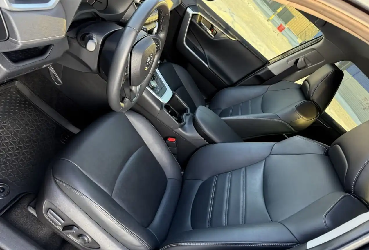 Toyota RAV4 2022 года в отличном состоянии - Авто в Махачкала