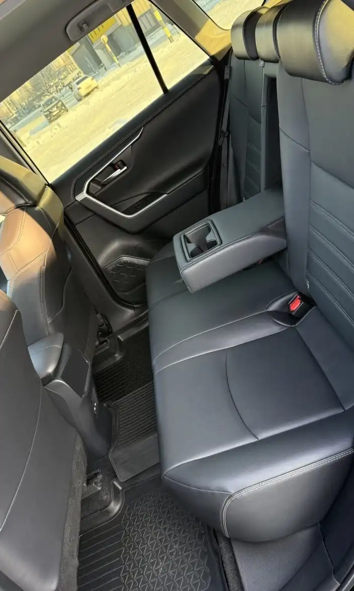 Toyota RAV4 2022 года в отличном состоянии - Авто в Махачкала