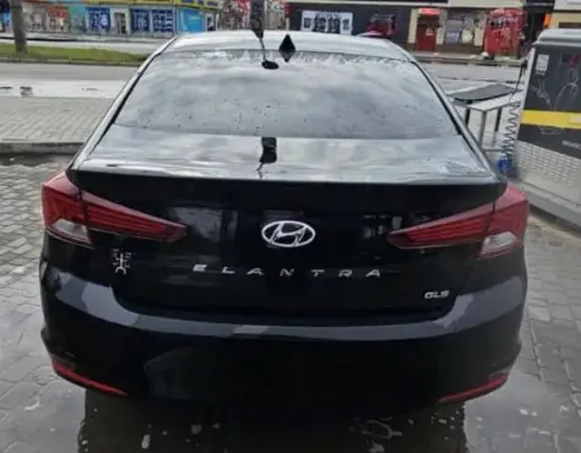 Продам Hyundai Elantra 2019 - Авто в Махачкала