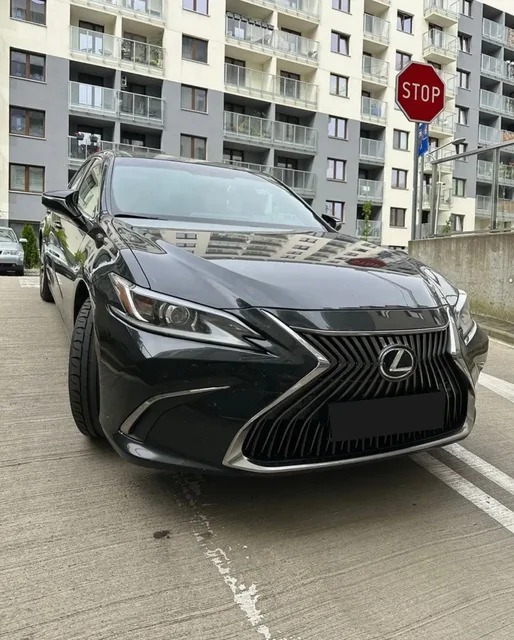 Lexus ES 2018, VII поколение/XZ10, 250 AT (200 л.с.), черный - Авто в Махачкала
