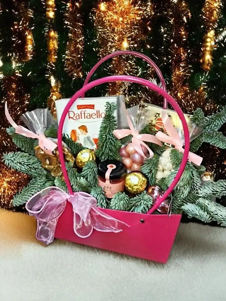 Сумочка-ёлка с конфетами и сладостями