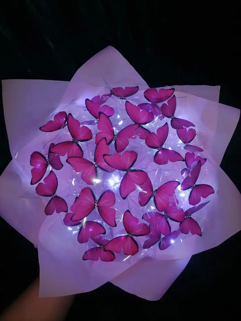 Светящийся букет ручной работы с бабочками