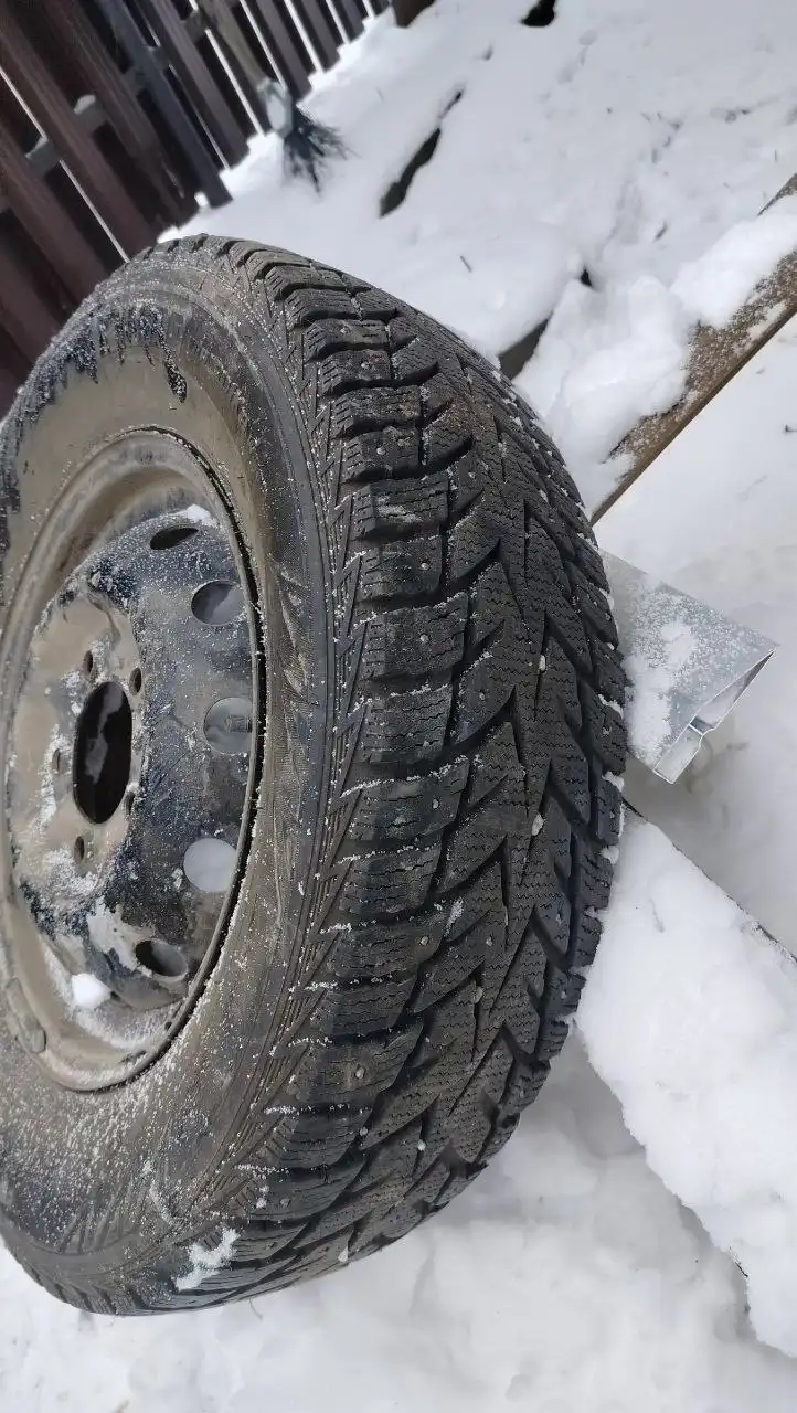 Продажа резины Nexen с дисками на Ниву 215/70 R16 - Шины и диски (Авто) в Новоаннинский