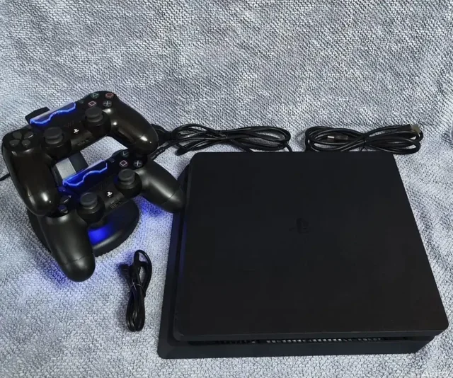 Продам PlayStation 4 Slim 1TB с дисководом и играми - частное объявление в Новоаннинский