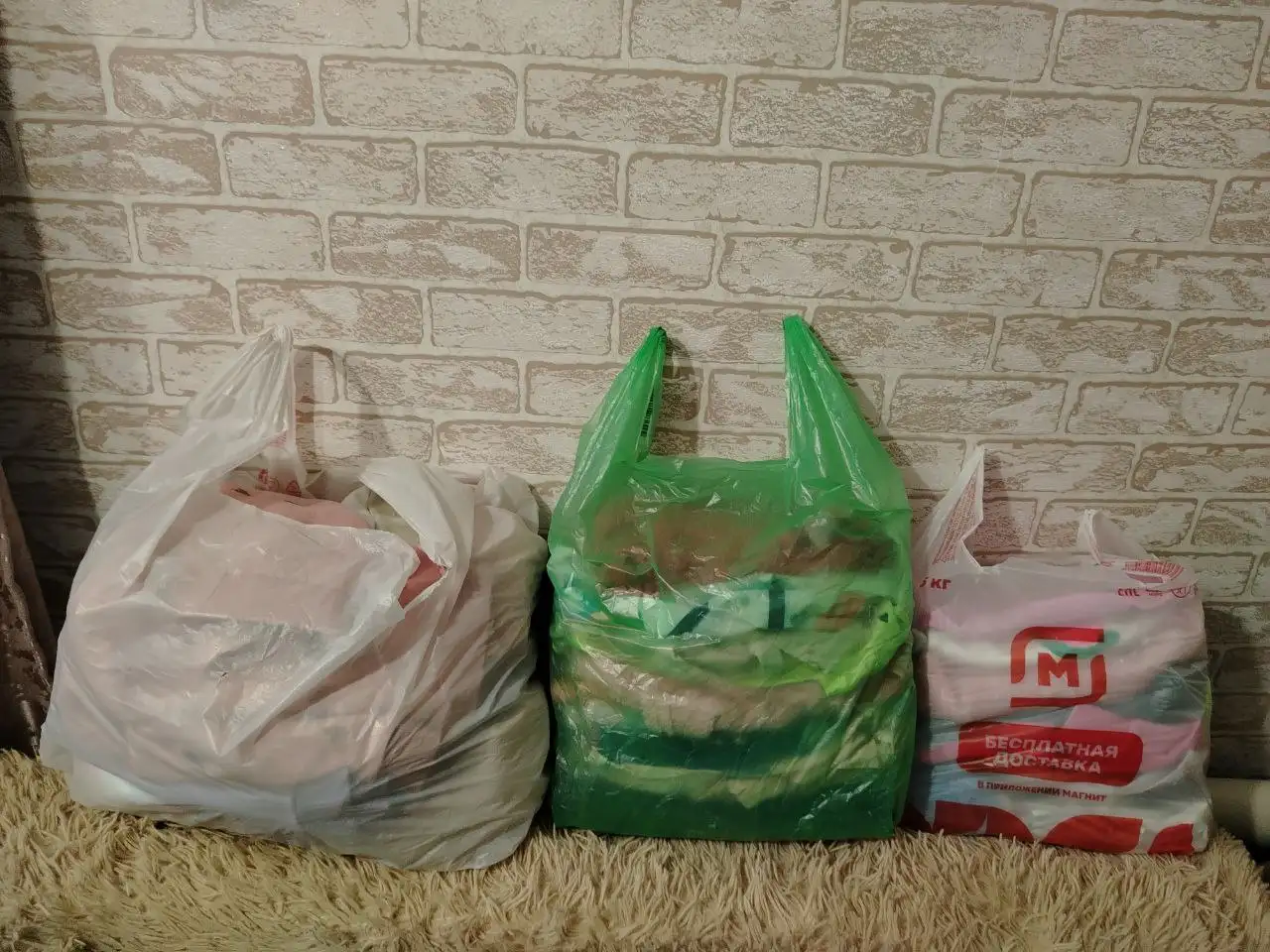 Продам пакеты вещей на девочку размер 104-110 - Одежда для девочек (Товары для детей) в Новоаннинский