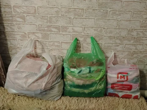 Продам пакеты вещей на девочку размер 104-110 - Игровые комплексы в Новоаннинский