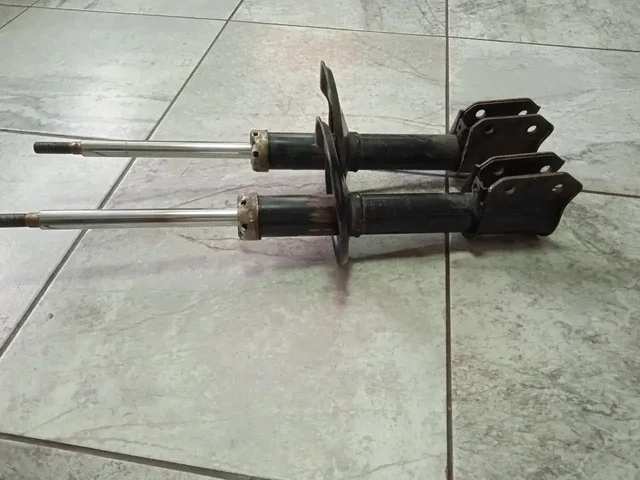 Продажа газовых стоек передних Рено Логан и штампованных дисков R15 - частное объявление в Новоаннинский