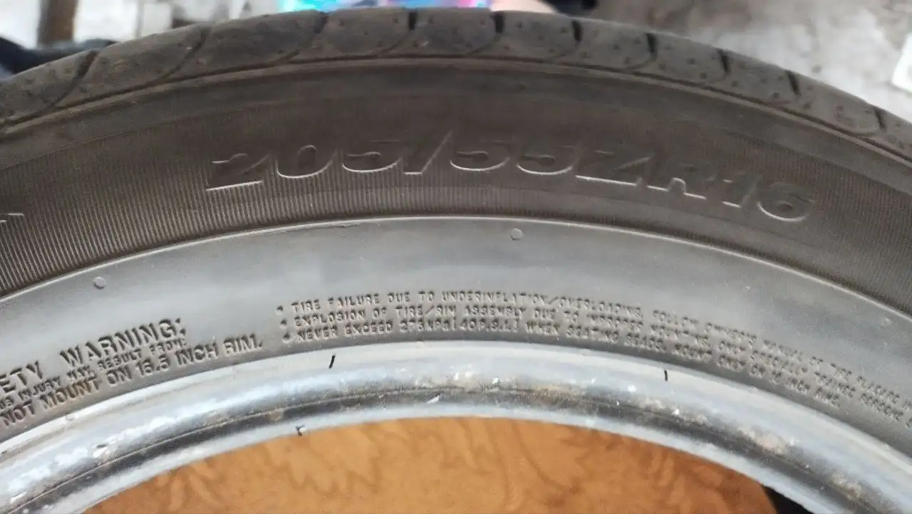 Продается летняя резина 205/55/R16 б/у - Шины и диски (Запчасти) в Новоаннинский