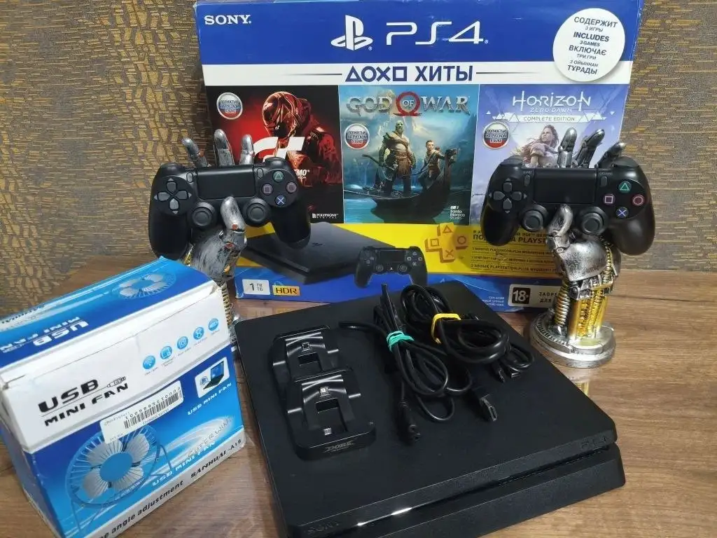 Продам Sony PlayStation 4 Slim - Игровые консоли (Электроника) в Новоаннинский