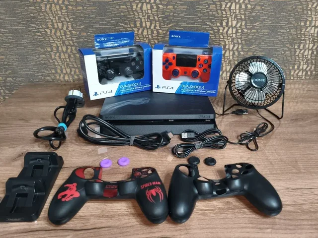 Продам Sony PlayStation 4 Slim 1TB с двумя геймпадами и аккаунтом с 500 играми - Электроника в Новоаннинский