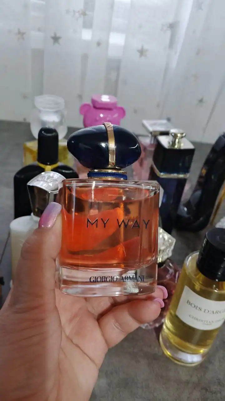 Продам парфюм