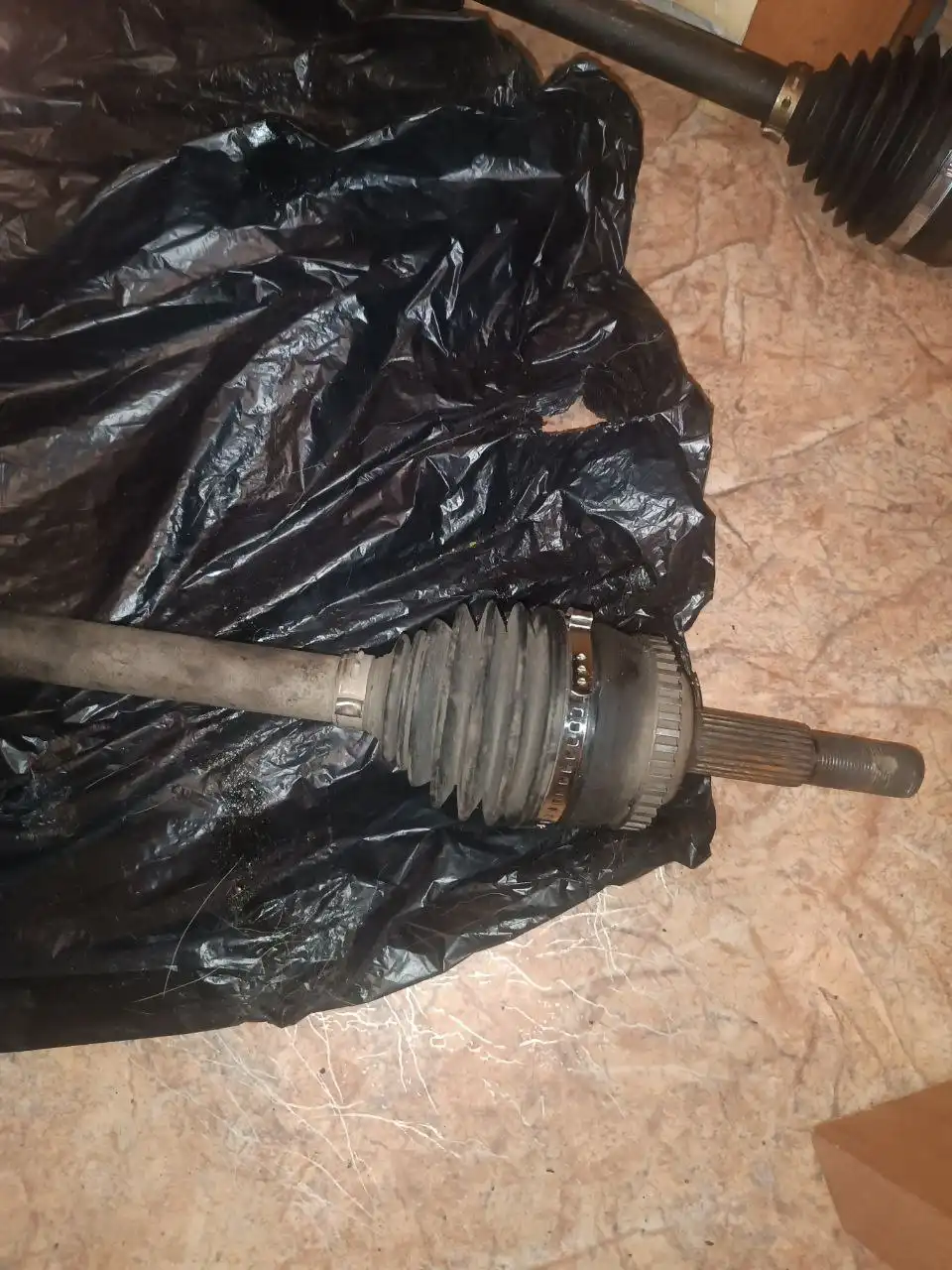 Правые приводы Ад вингроуд в отличном состоянии