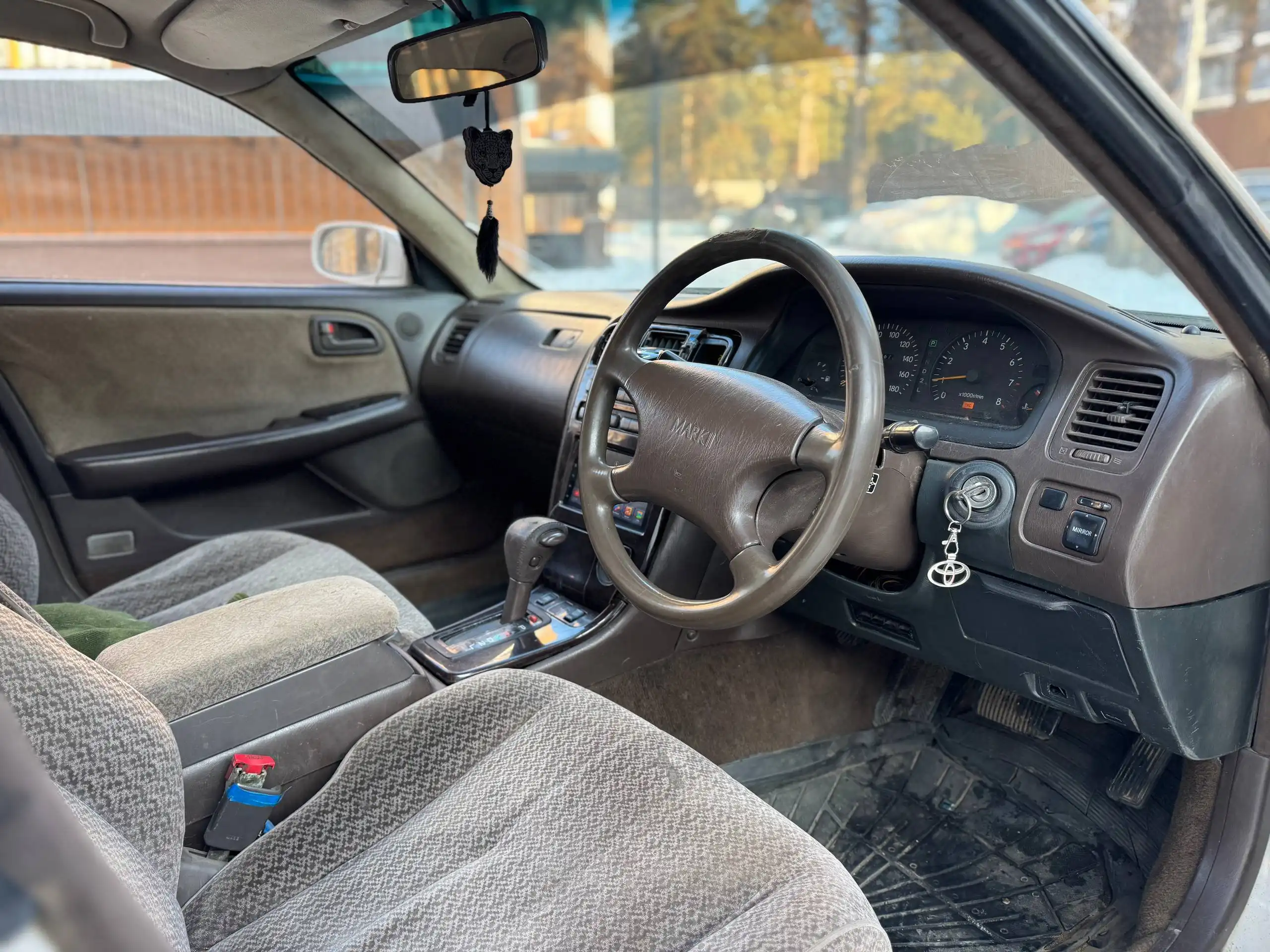 Продажа Toyota с двигателем 2.5, автомат, в хорошем состоянии