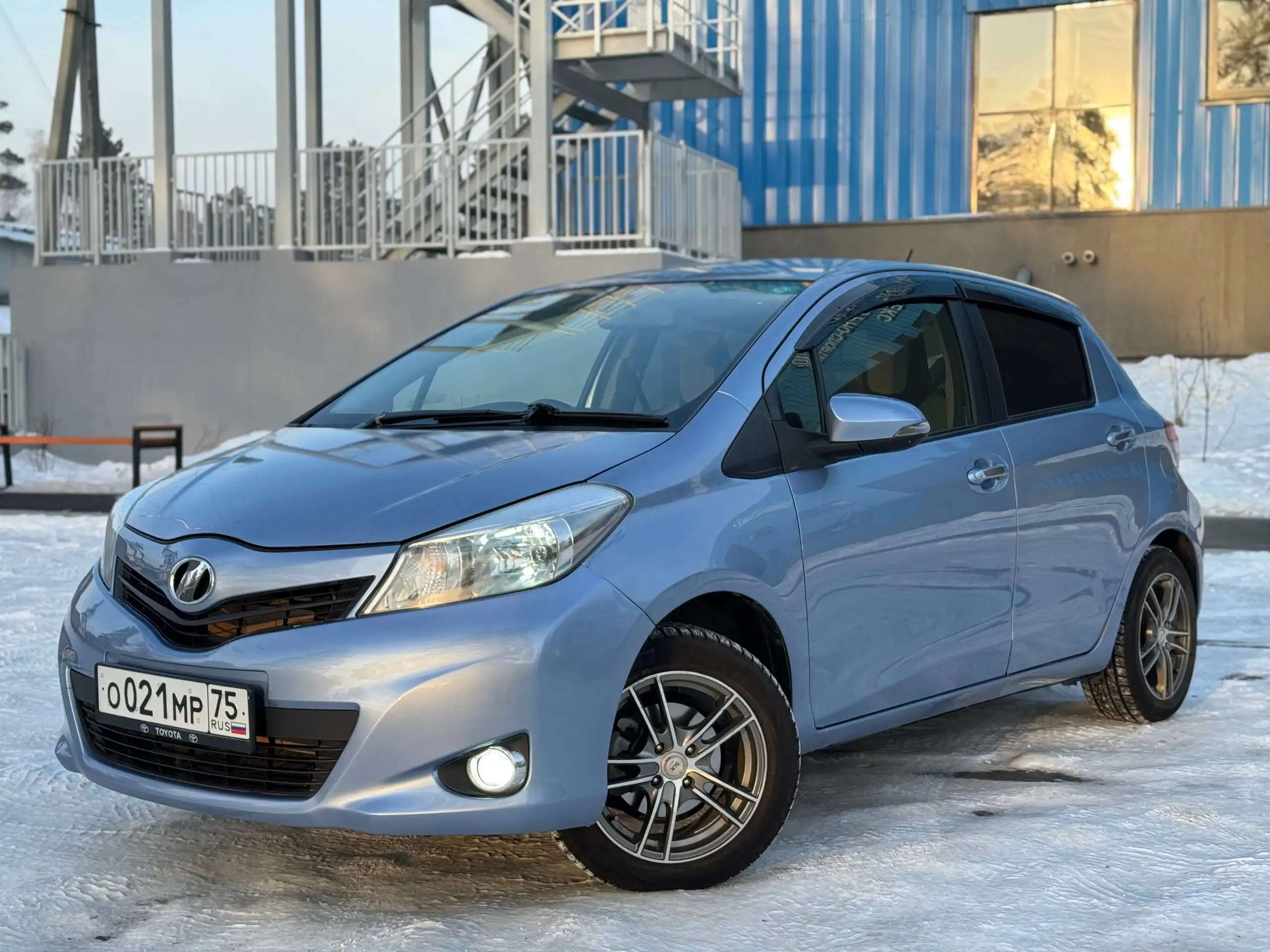 Продажа автомобиля 2013 года в Чите