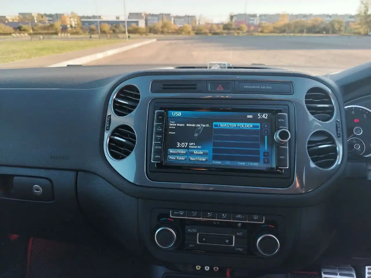 Продажа Volkswagen Tiguan 2014 года - Легковые автомобили (Авто) в Чита