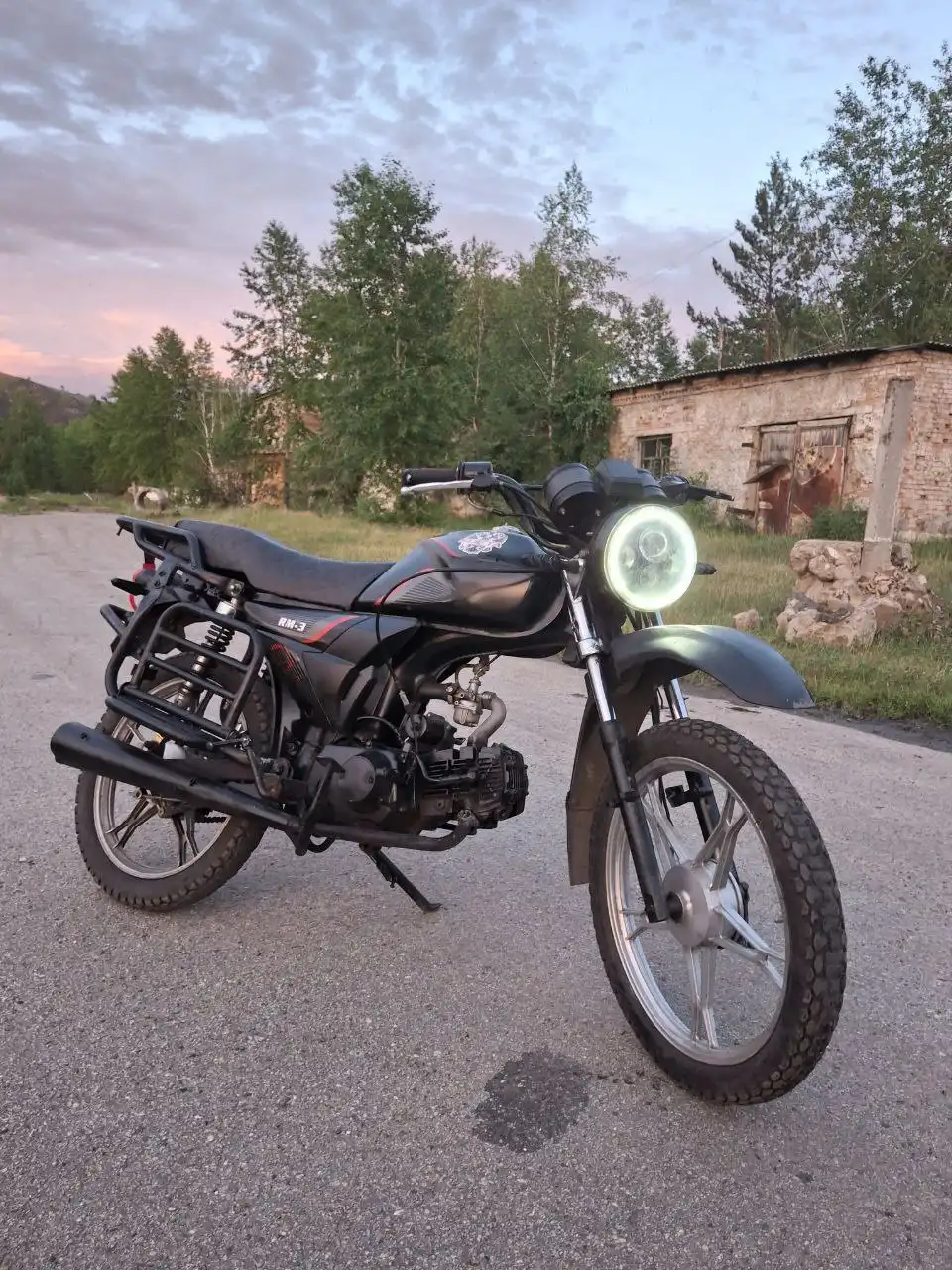 Мотоцикл с грипсами, новым колесом и улучшениями - Мотоциклы (Авто) в Сретенск