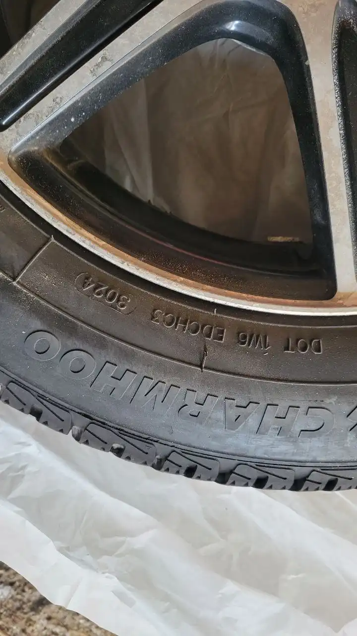 Продажа автомобильных дисков R15 175/65 с зимней резиной - Автомобильные диски и шины (Запчасти) в Чита