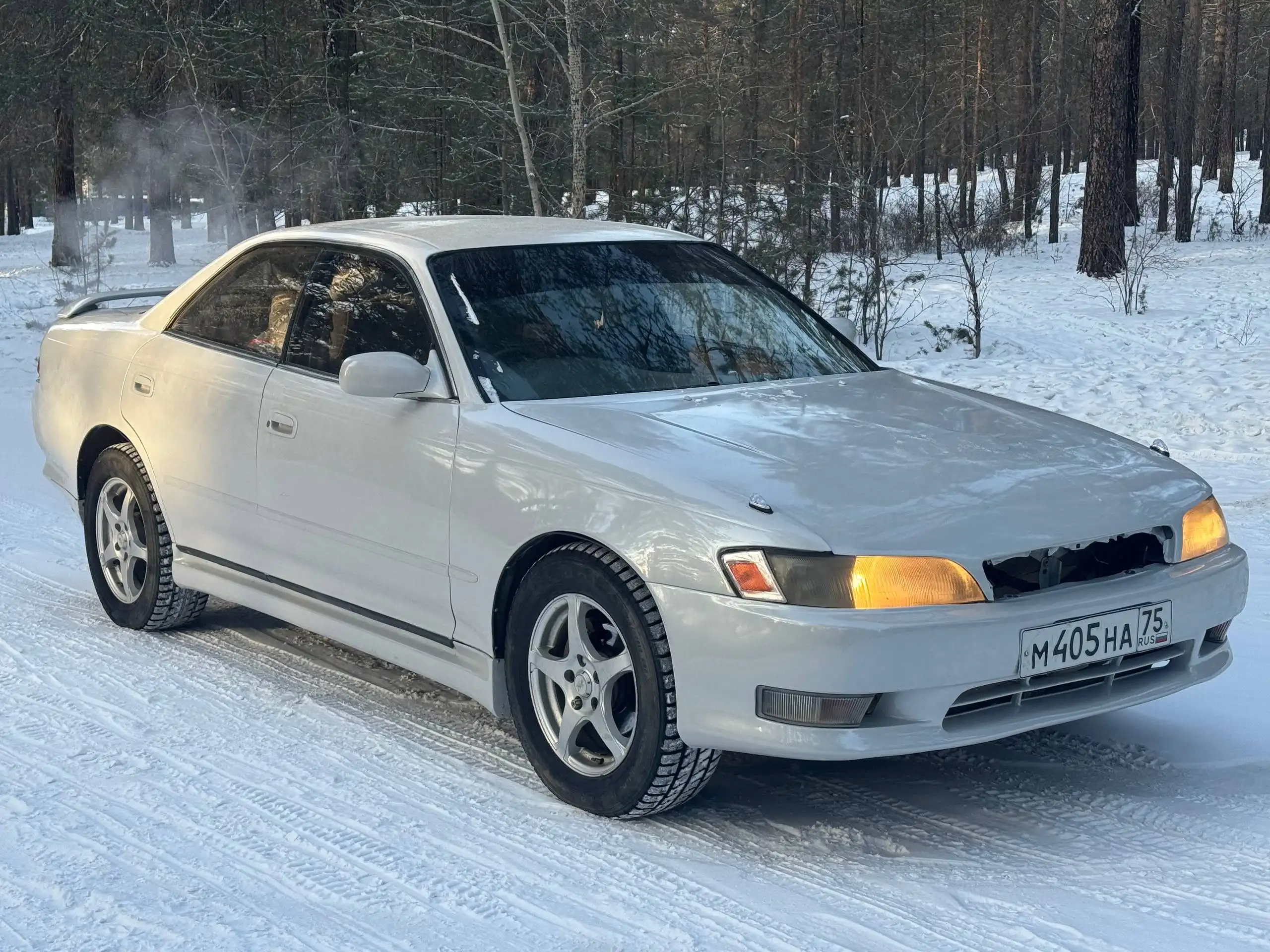 Продажа автомобиля в хорошем состоянии с чехлом-гаражом - Авто в Чита