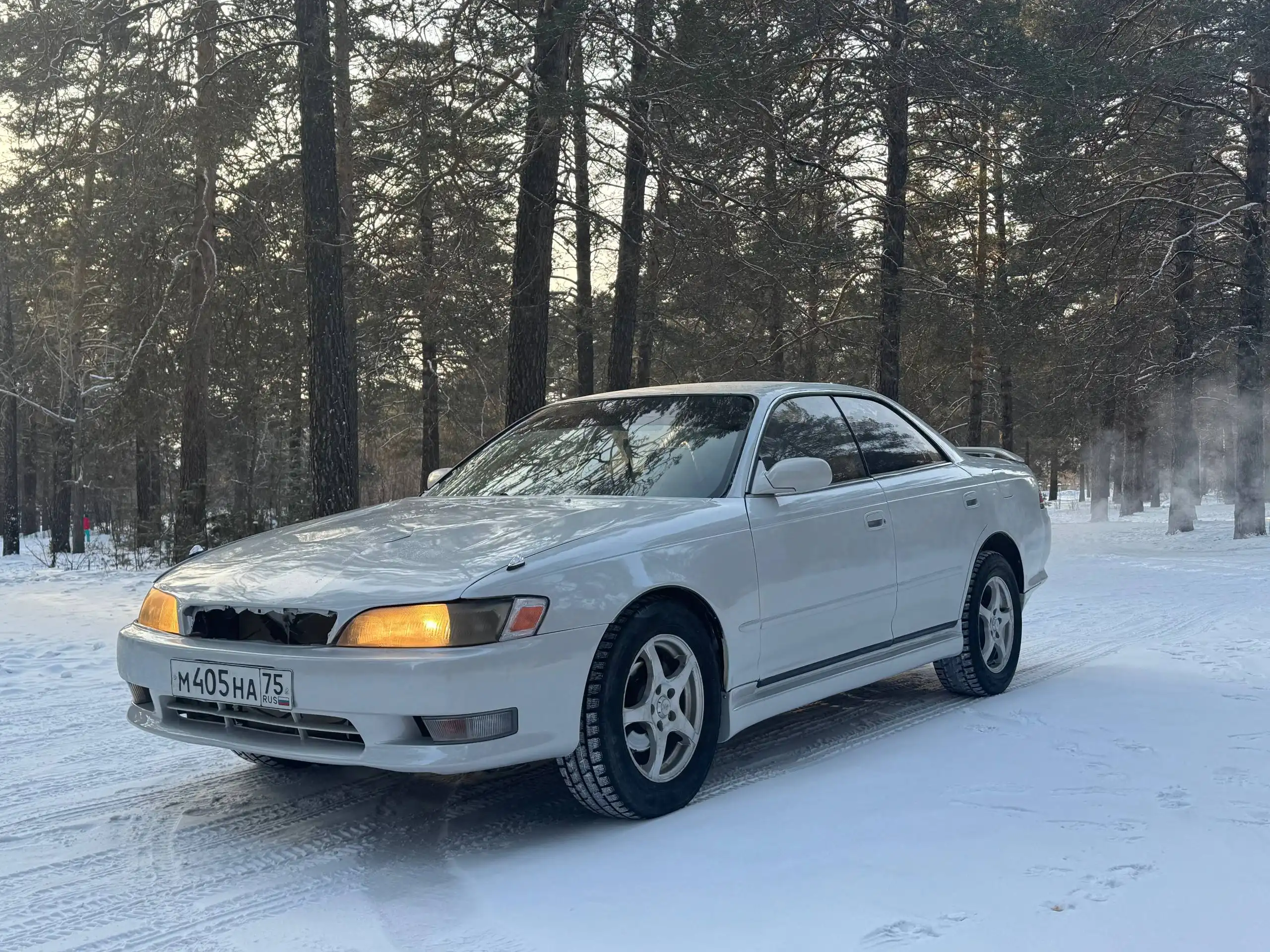 Продажа автомобиля в хорошем состоянии с чехлом-гаражом - Авто в Чита