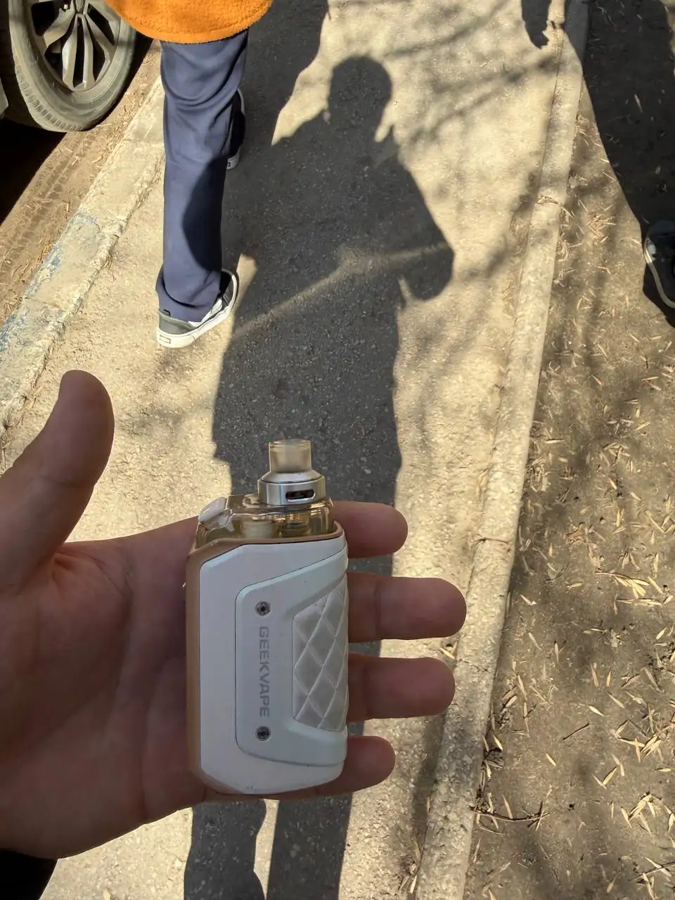 Продажа 1700 быстрым возле капа или 10 кв 1500 - Барахолка в Тольятти