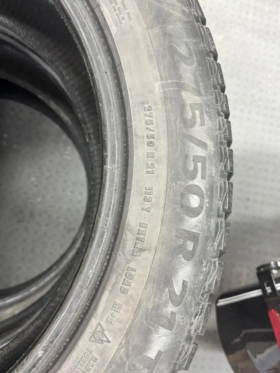 Продается шипованая резина Континенталь IceContact 2