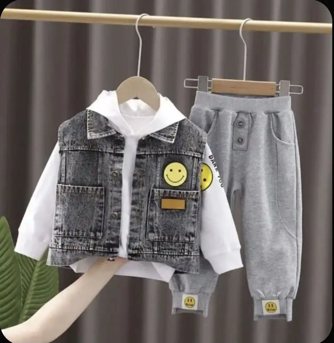 Костюм тройка в отличном состоянии