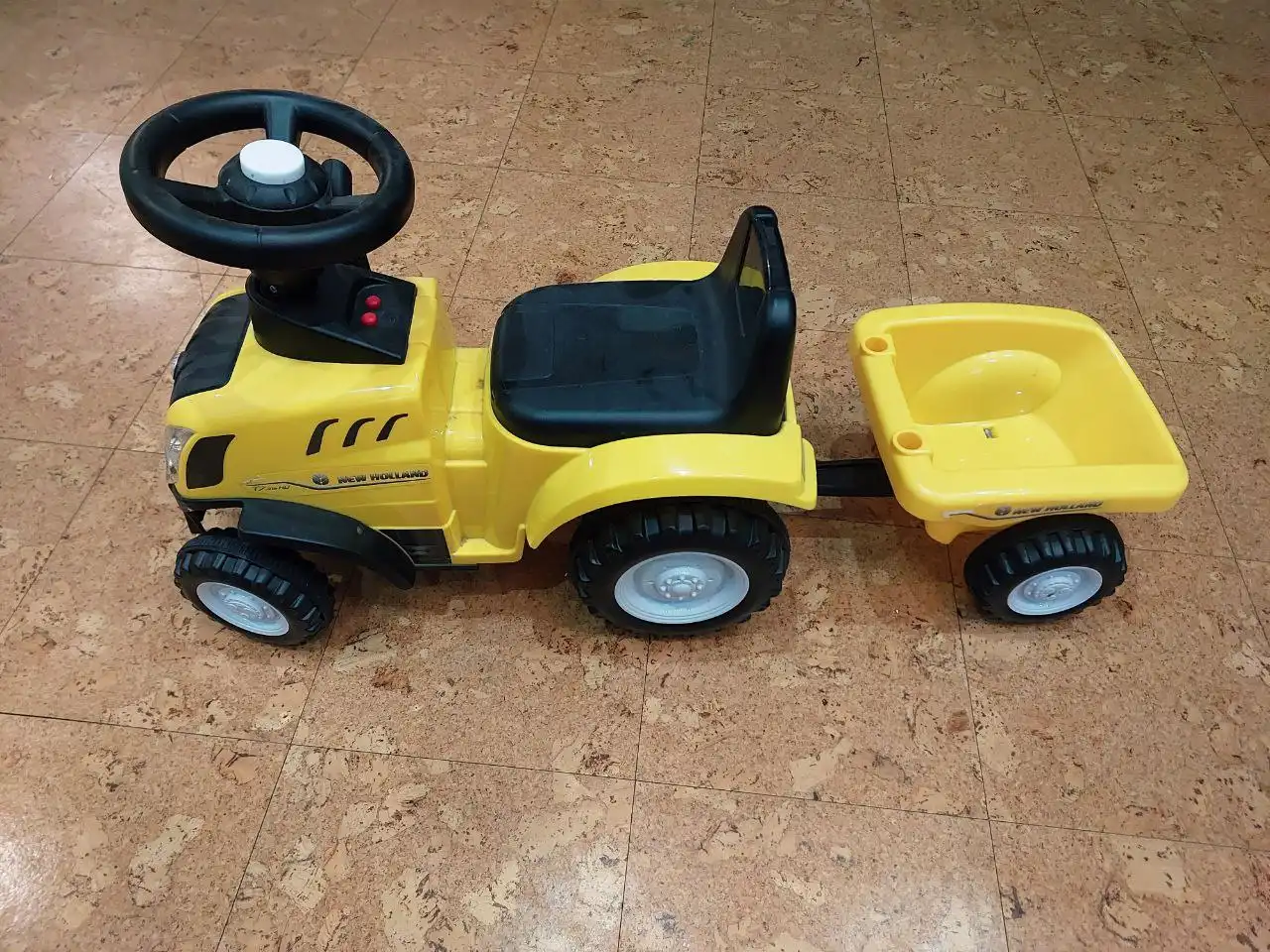 Продам трактор с прицепом