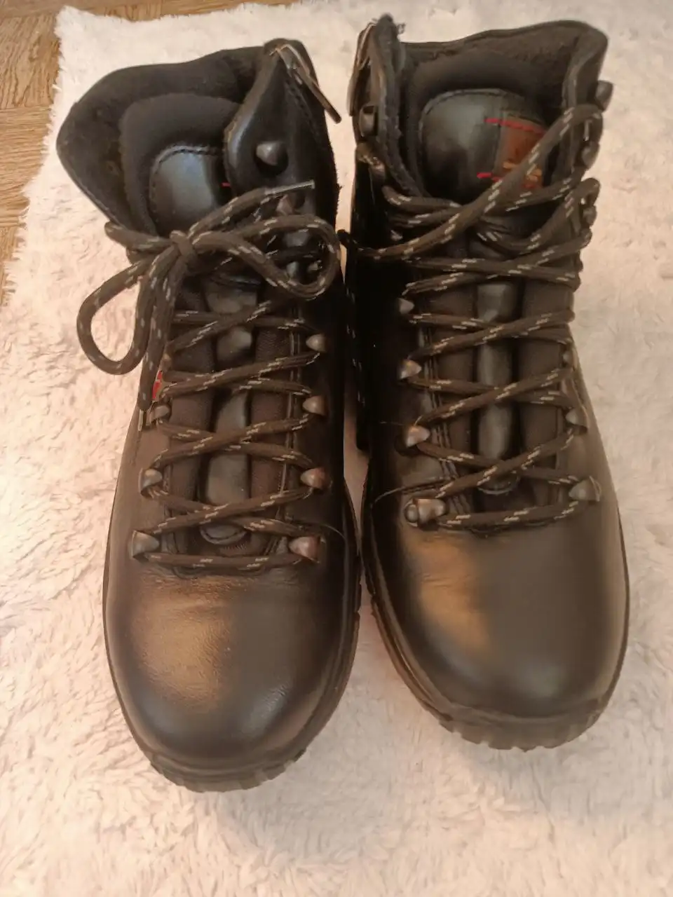 Продам обувь размер 39-40