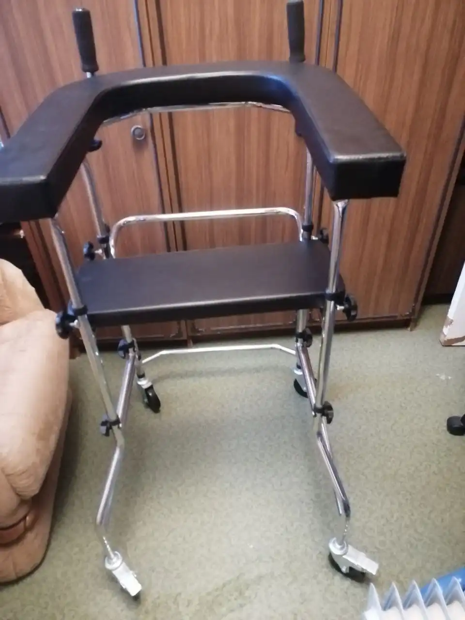 Ходунки-ролаторы повышенной грузоподъемности с сиденьем