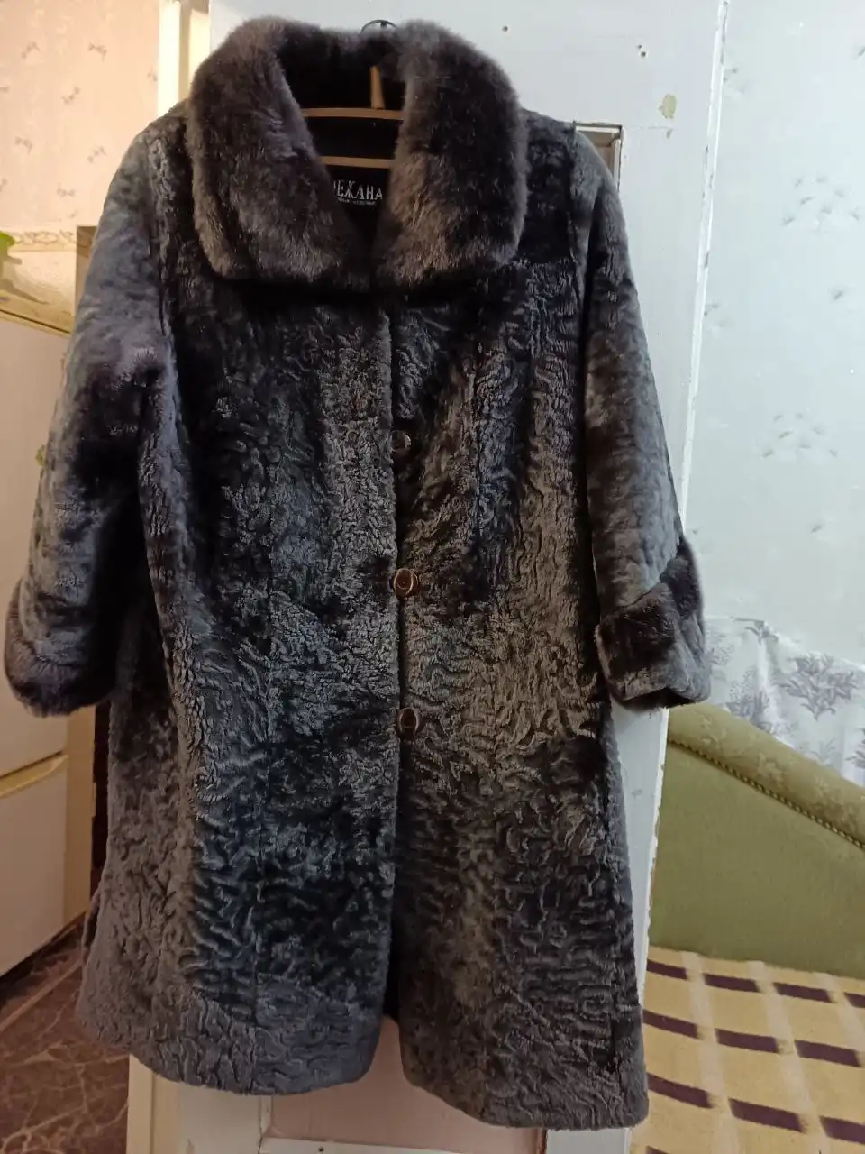 Шуба мутоновая б/у