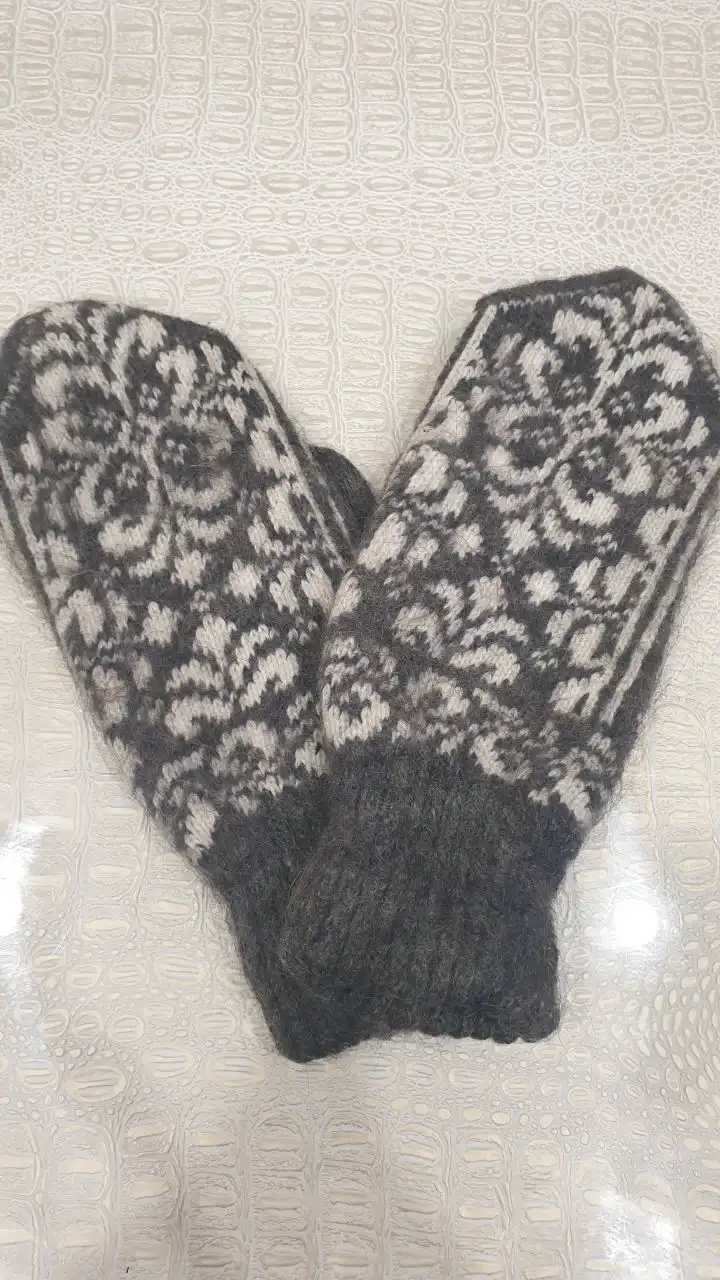 Женские варежки