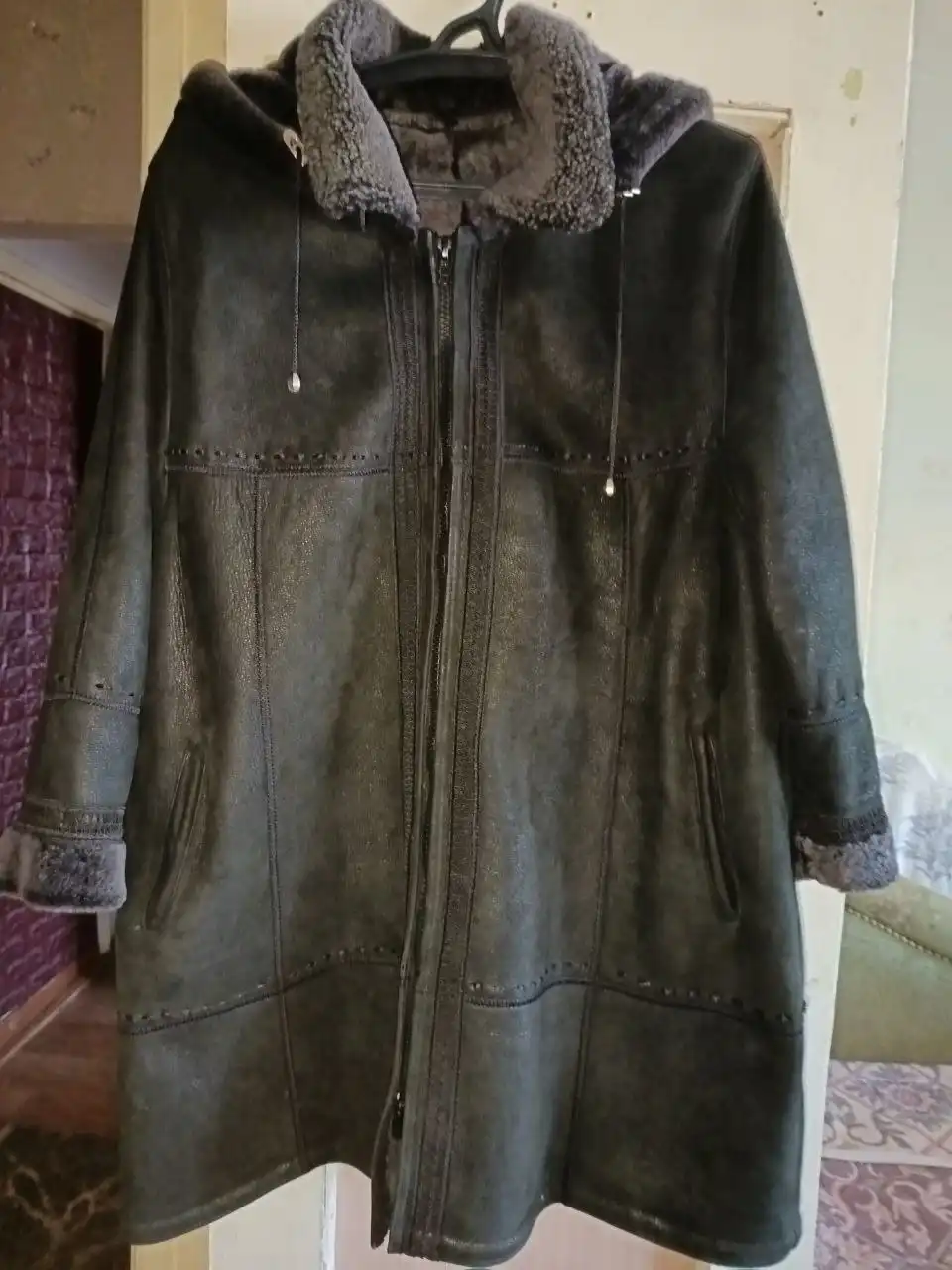 Женская дублёнка б/у в отличном состоянии