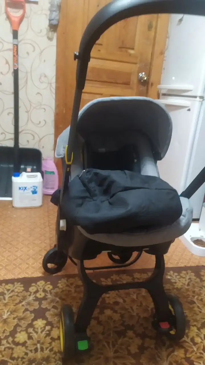 Детское авто кресло-коляска 0-6 месяцев