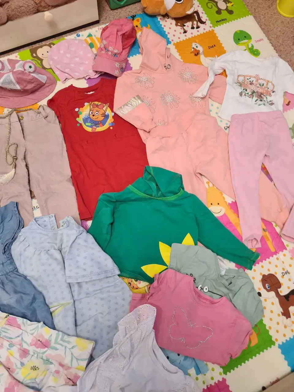 Детская одежда и обувь размеры 92-104 - Детская одежда и обувь (Барахолка) в Нижневартовск