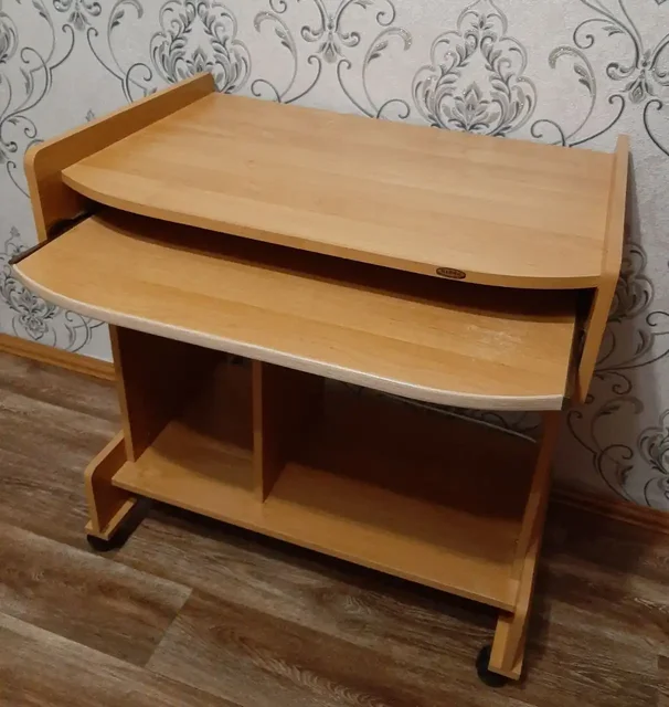 Продажа компьютерного стола - Мебель в Нижневартовск