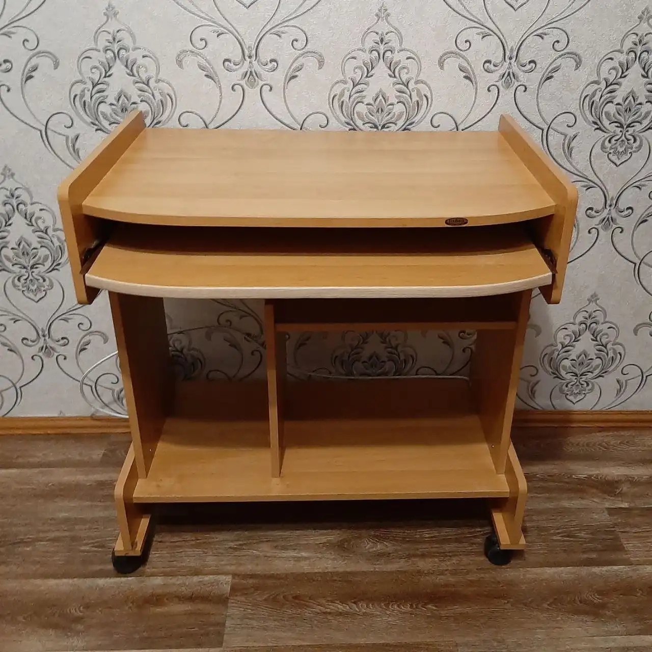 Продажа компьютерного стола - Мебель (Барахолка) в Нижневартовск