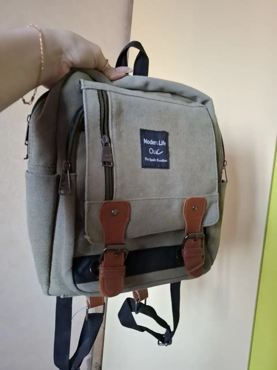 Тонкая толстовка, рюкзаки, варежка для автозагара - Барахолка в Нижневартовск