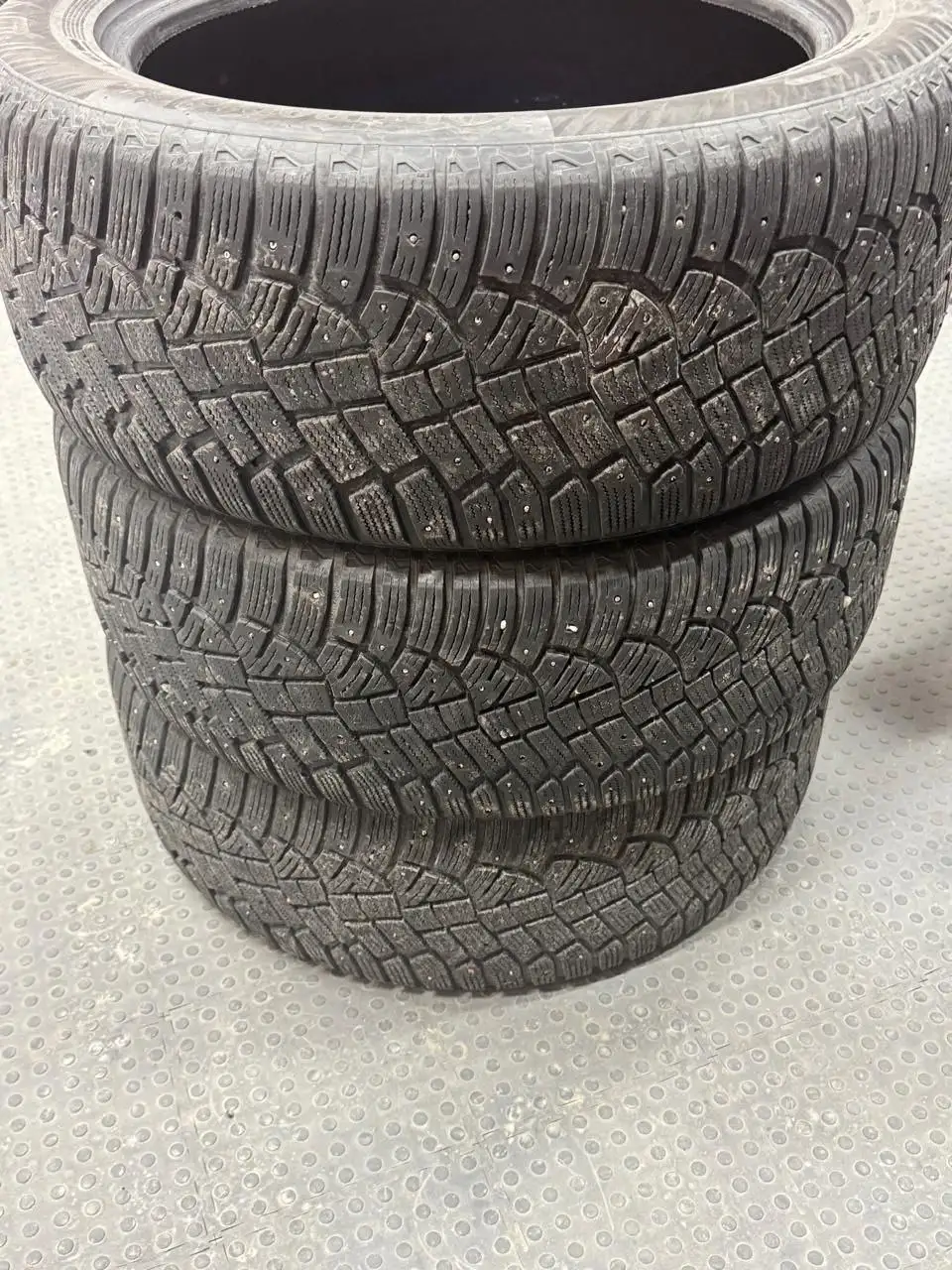 Продается шипованная резина Continental IceContact 2 - Шины (Запчасти) в Нижневартовск
