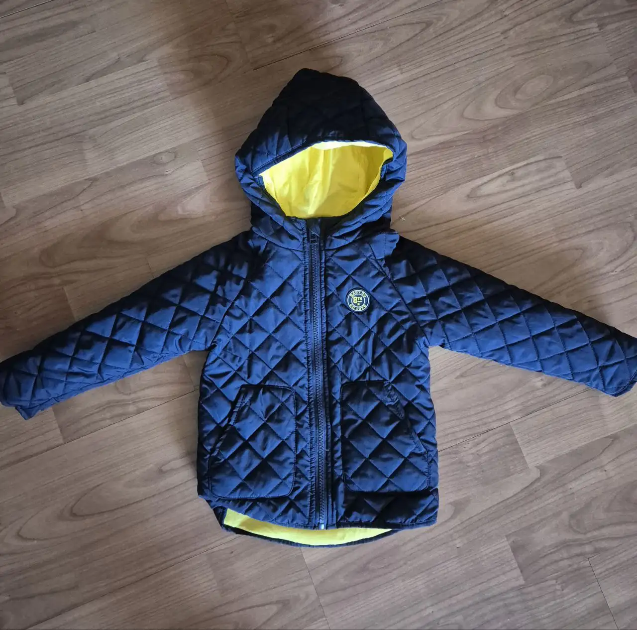 Демисезонная куртка в отличном состоянии - Верхняя одежда (Одежда) в Нижневартовск