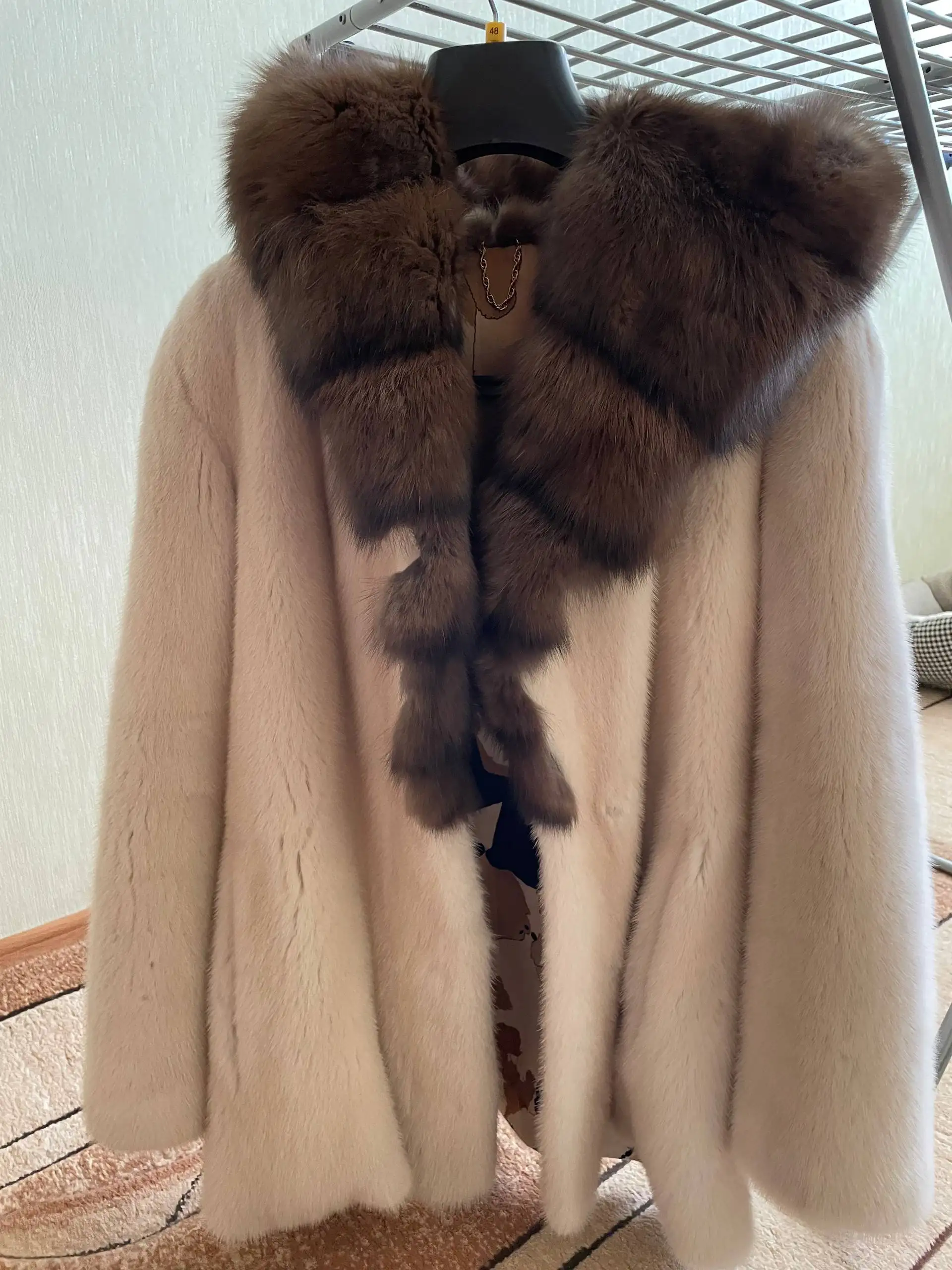 Шуба норка с соболиным воротником - Верхняя одежда (Одежда) в Нижневартовск