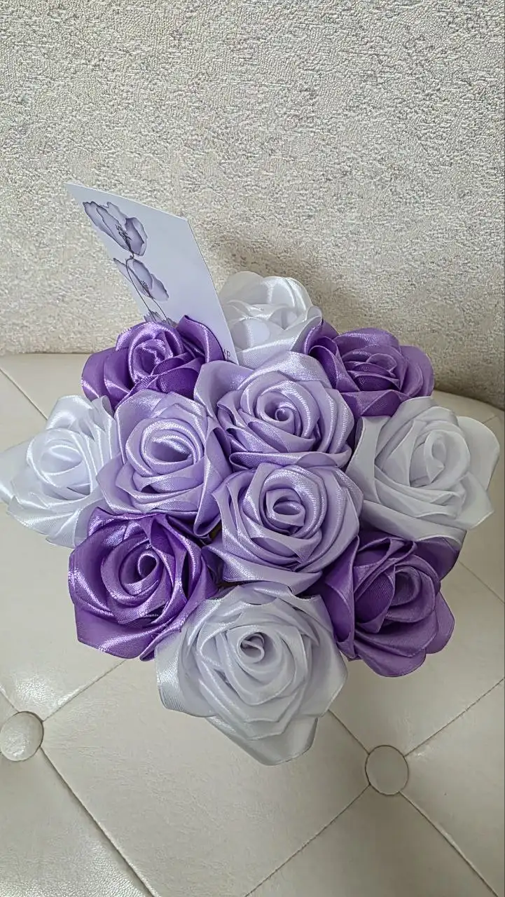 Букет из 11 роз в коробочке - Барахолка в Нижневартовск