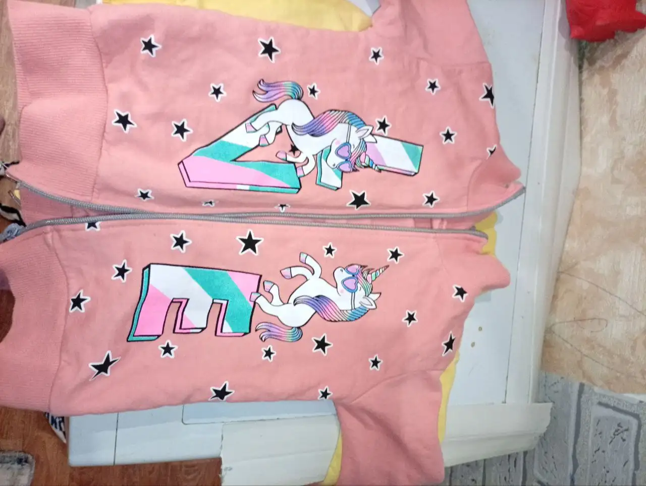 Продам 2 кофты для девочки 4 лет - Детская одежда (Одежда) в Нижневартовск