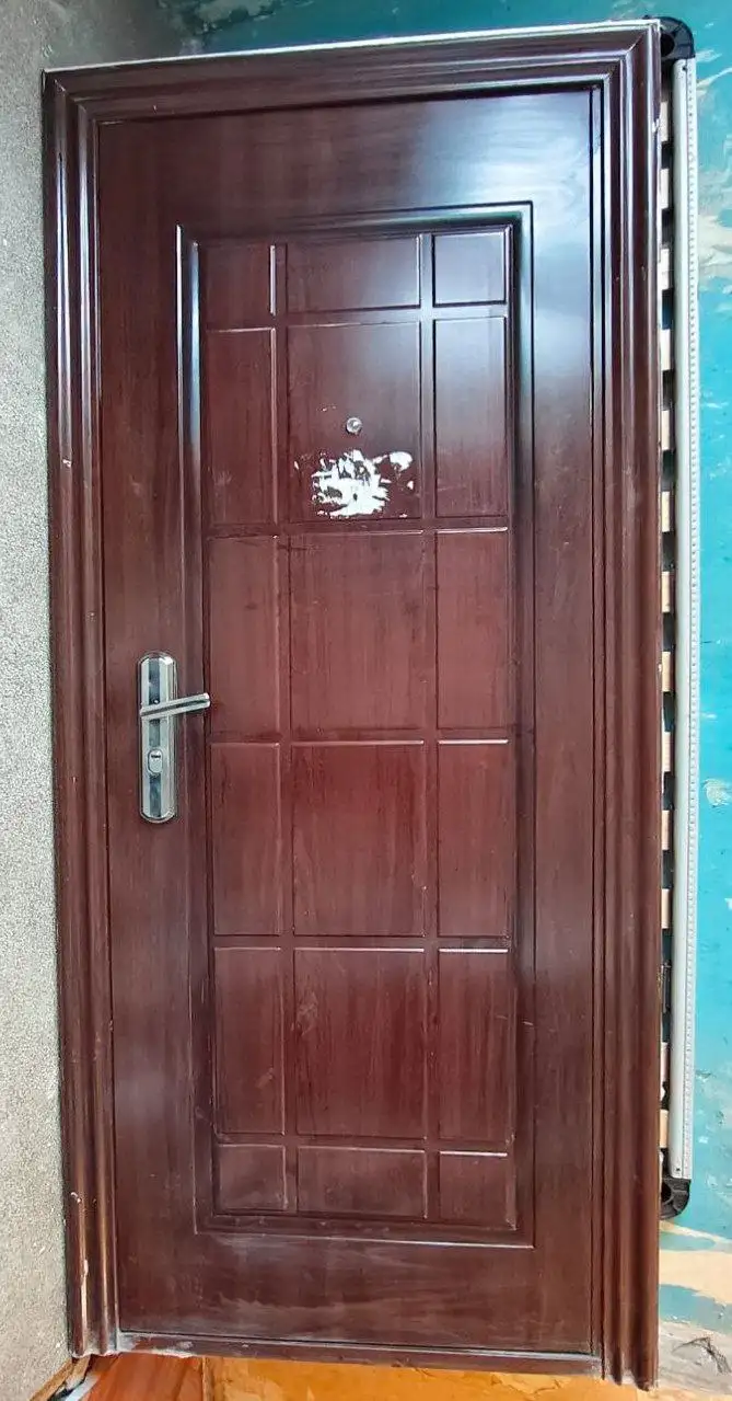 Продам входную дверь с коробкой - Двери (Для дома и дачи) в Нижневартовск