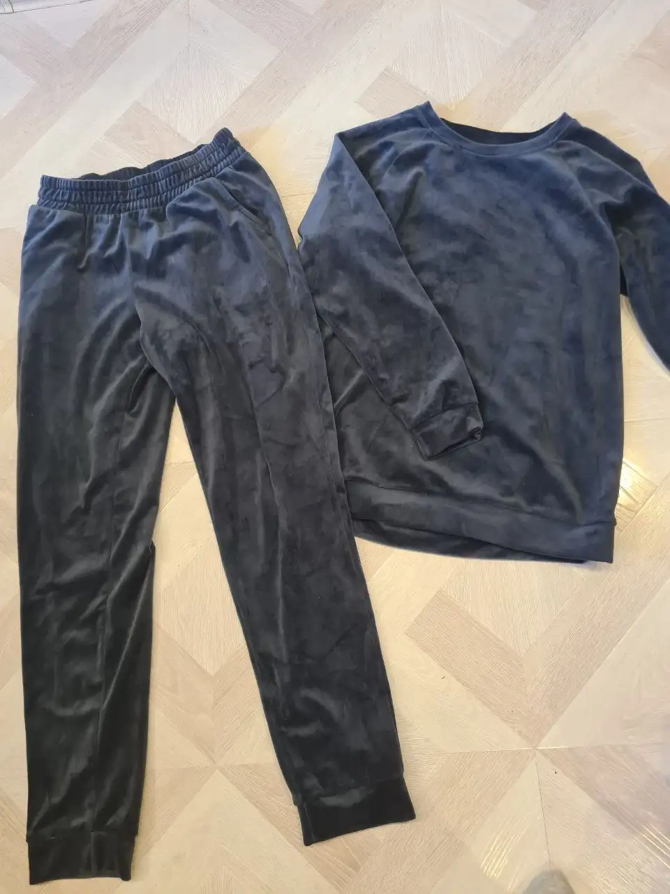 Продажа вещей размеров 42, 44, 46 - Барахолка в Нижневартовск