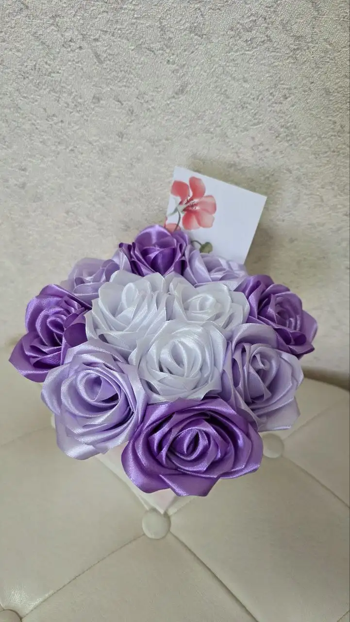 Букет из атласных роз с открыткой - Барахолка в Нижневартовск