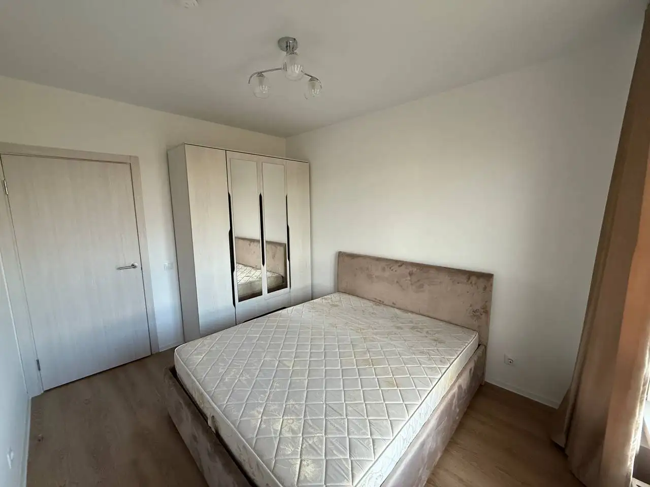 Сдам 1-комнатную квартиру на Омской улице - Аренда квартир (Недвижимость) в Нижневартовск